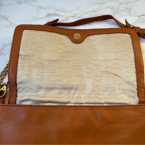 Badgley Mischka Quilted Brown Leather Shoulder Bag Flap Medium Sized Gold Chain - Picture 10 of 11
